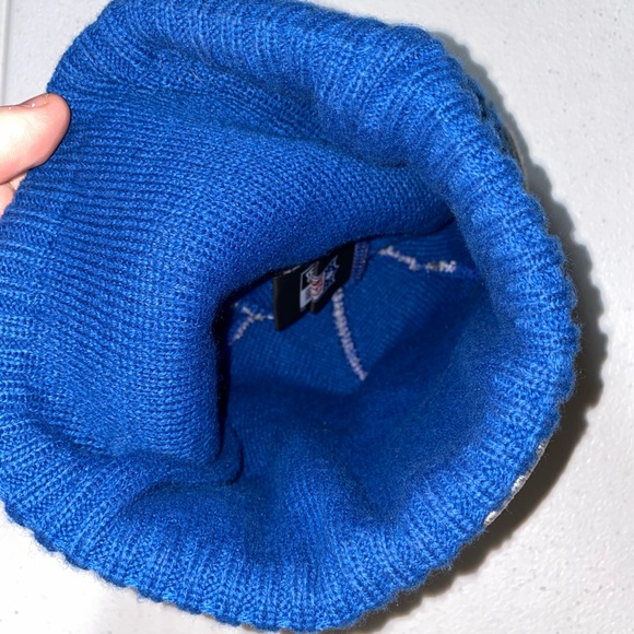 NFL New Era Indianapolis Colts Authentic Pom Beanie - Picture 9 of 11